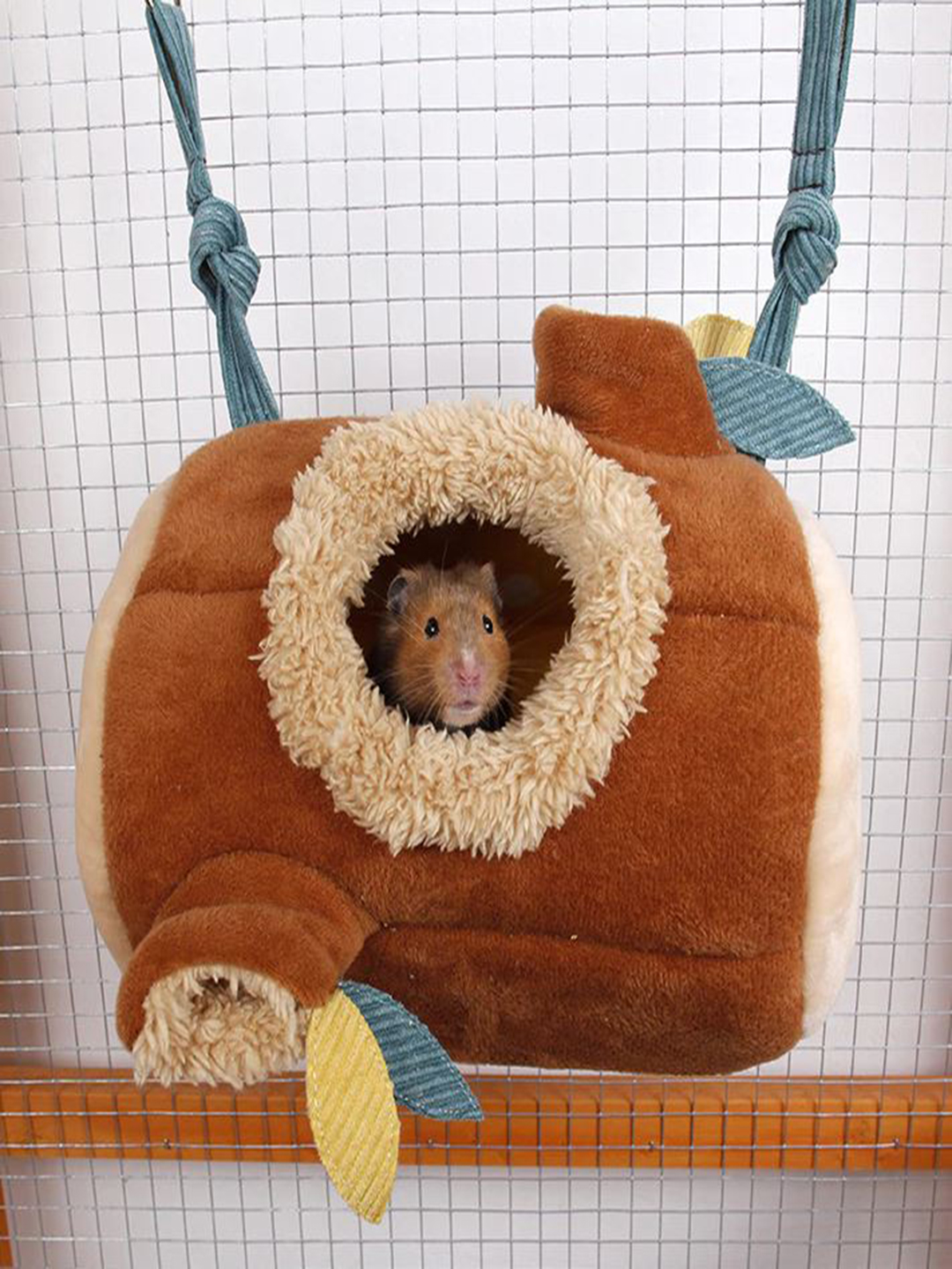 Hamster bed, nest or cave for cold nights